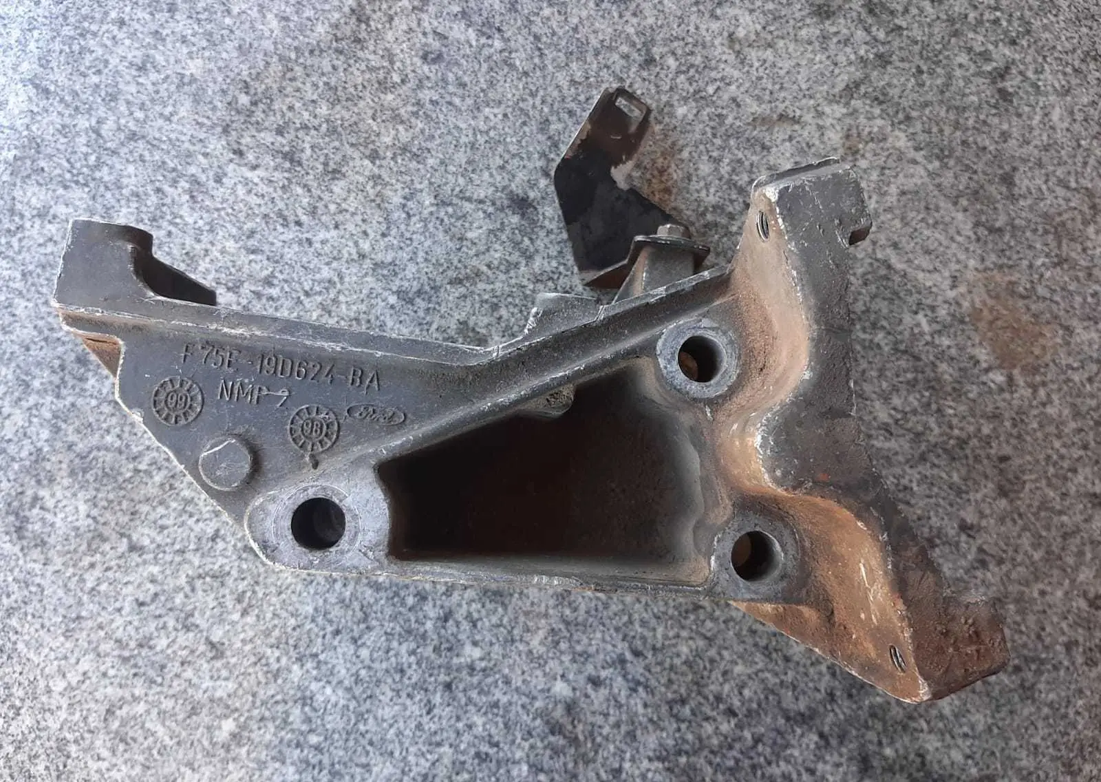 Suporte Do Compressor Ar Condicionado F250 4.2 F75e19d624