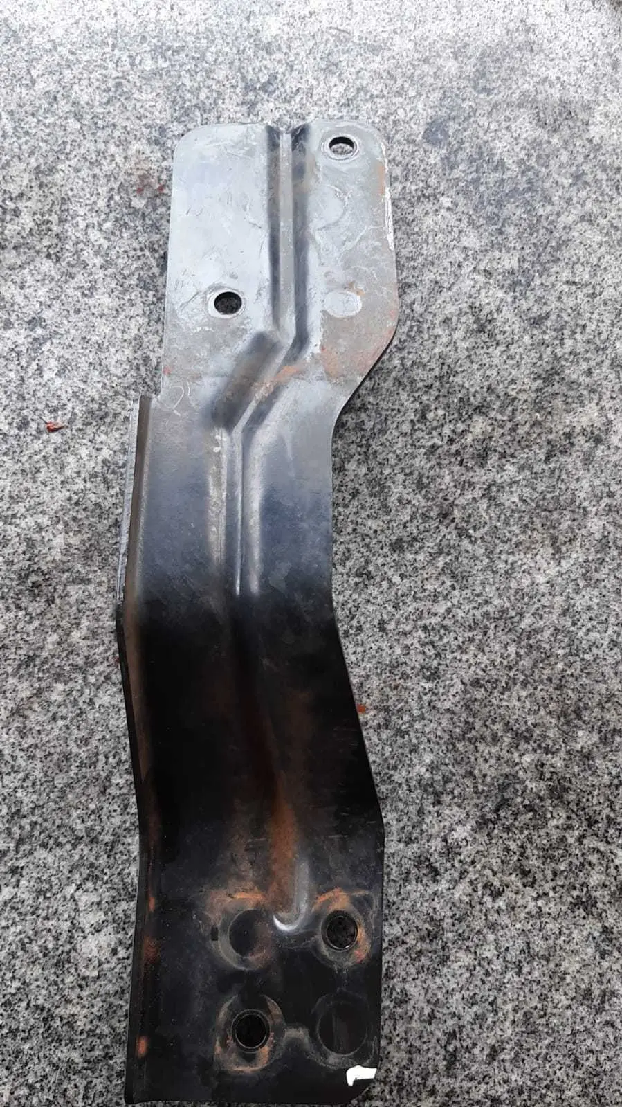 CHAPA SUPORTE RESERVATÓRIO BOMBA HIDRÁULICA KIA BONGO 12/23