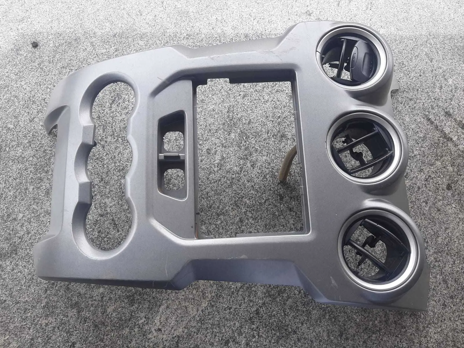 Moldura Central Troller 2018 4010063007aa