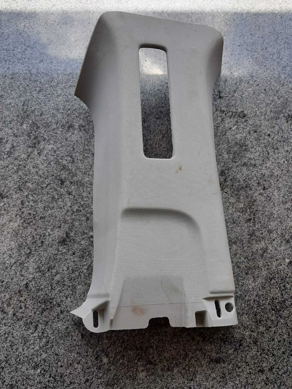 Acabamento/Moldura Sup Da Coluna Central Esq Troller T4