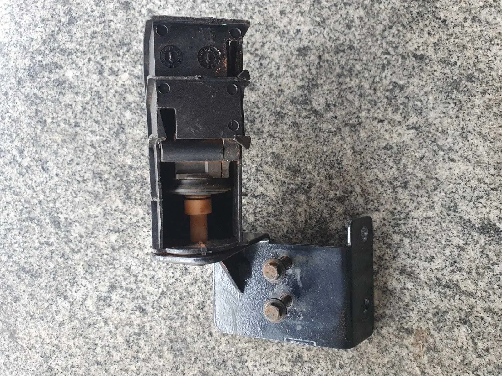 Trava Portinhola Tanque Ranger/Troller 3.2 Original