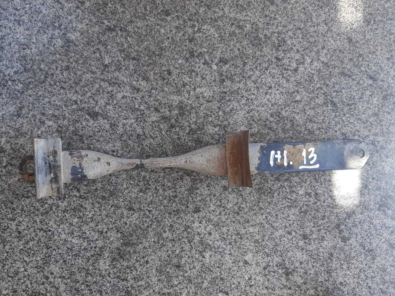 Suporte De Fixação Da Bateria Hilux Srv 3.0 06/15