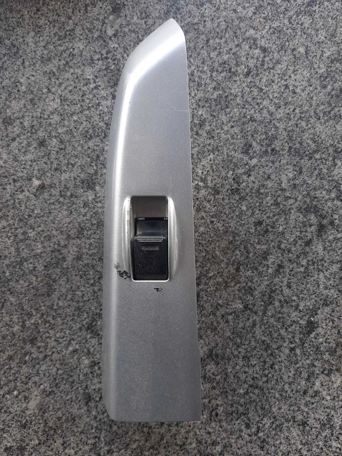 COMANDO VIDRO TRASEIRO DIREITO TOYOTA HILUX SW4 2014