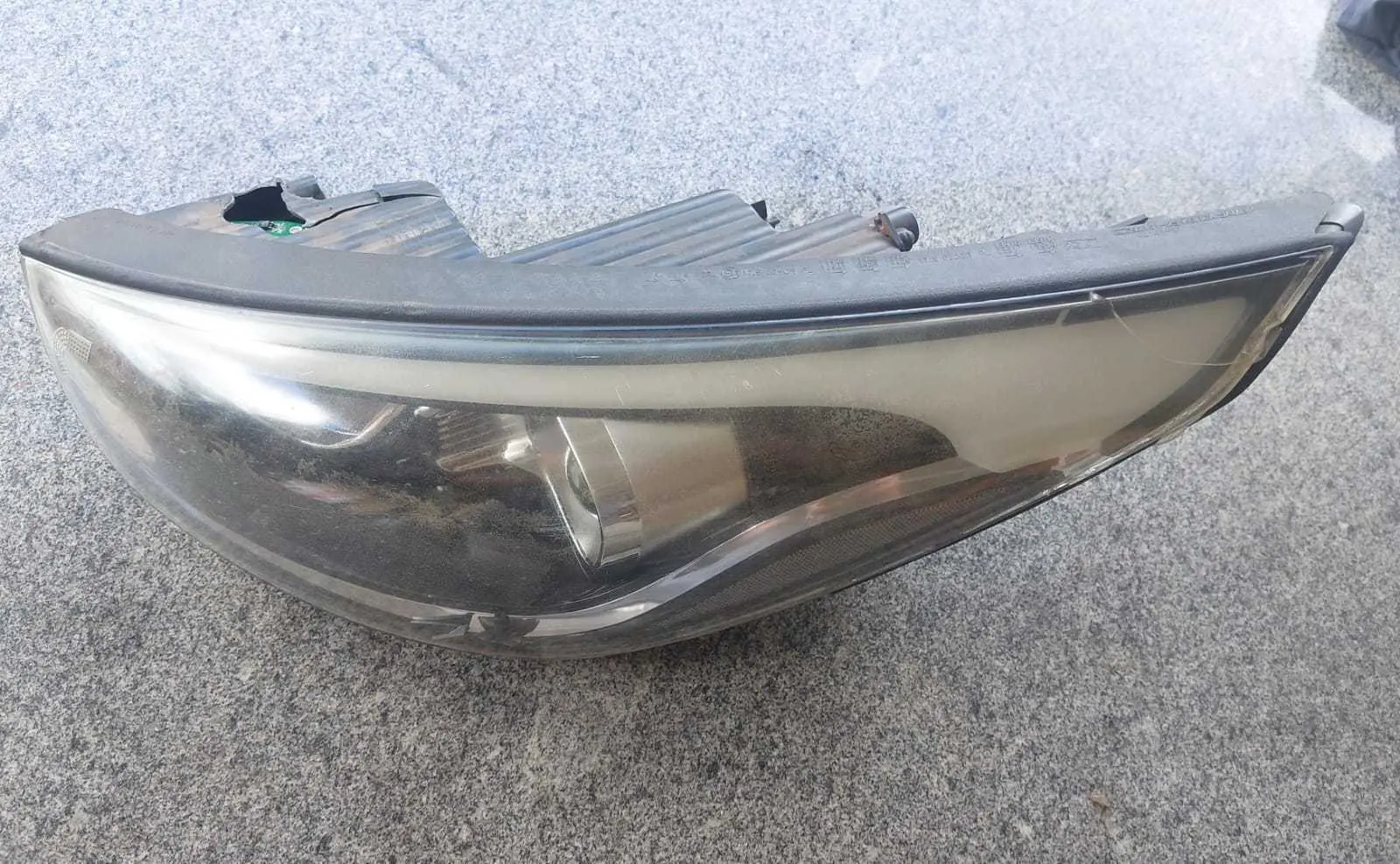 FAROL IX35 C/ LED 16/21 C/ DETALHE