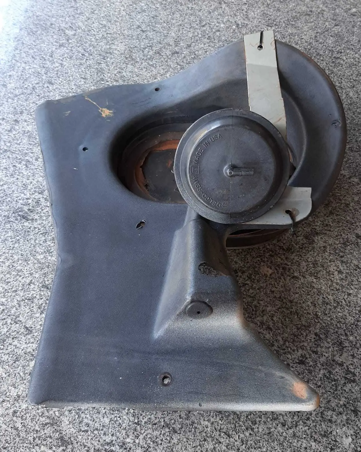 MOLDURA ACABAMENTO SAIDA AR CABINE DIREITA D-20 85/96