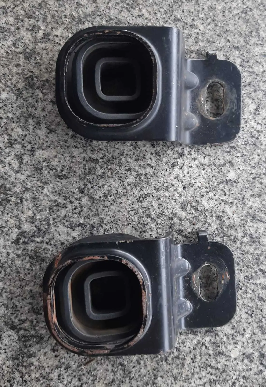 Suportes Par c/ buchas Radiador S-10/Trailblazer Gm 52498331