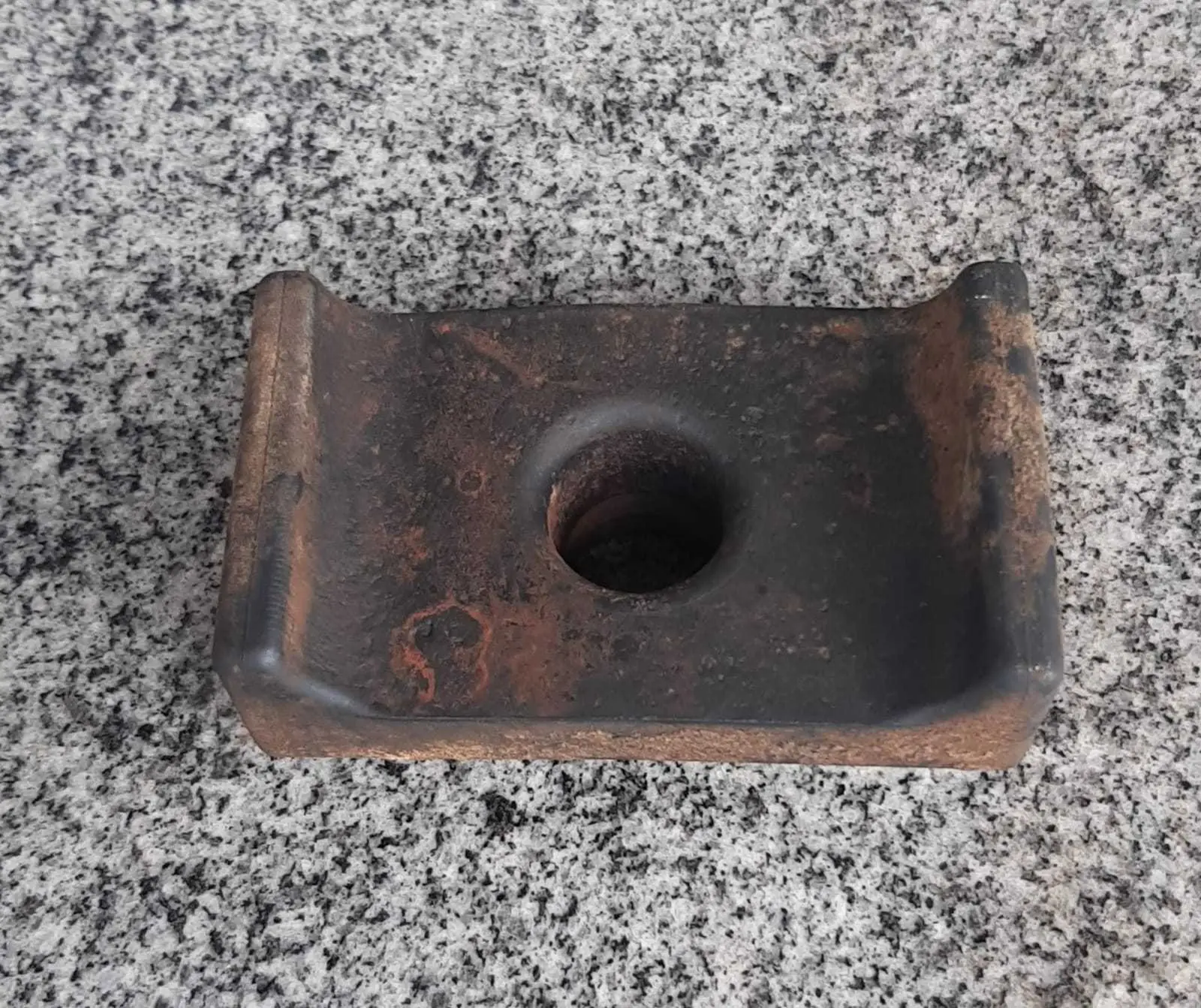 SUPORTE INFERIOR BORRACHA RADIADOR F-250
