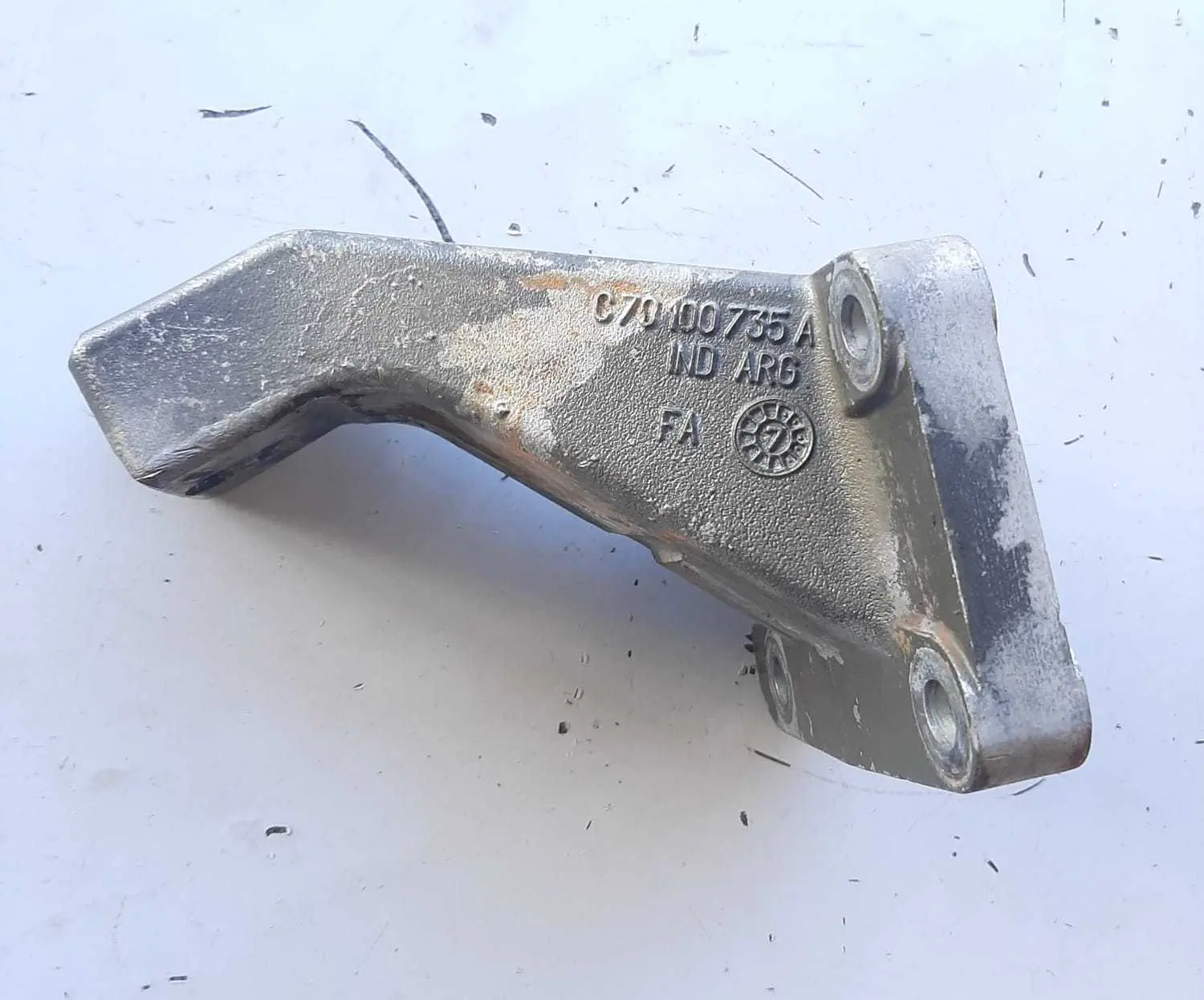 Suporte Coxim Motor F1000 97/98 lado direito C70100735a