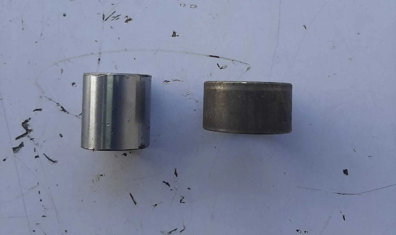 2 TUCHOS CALÇO CAMBIO HILUX 3.0 05/15